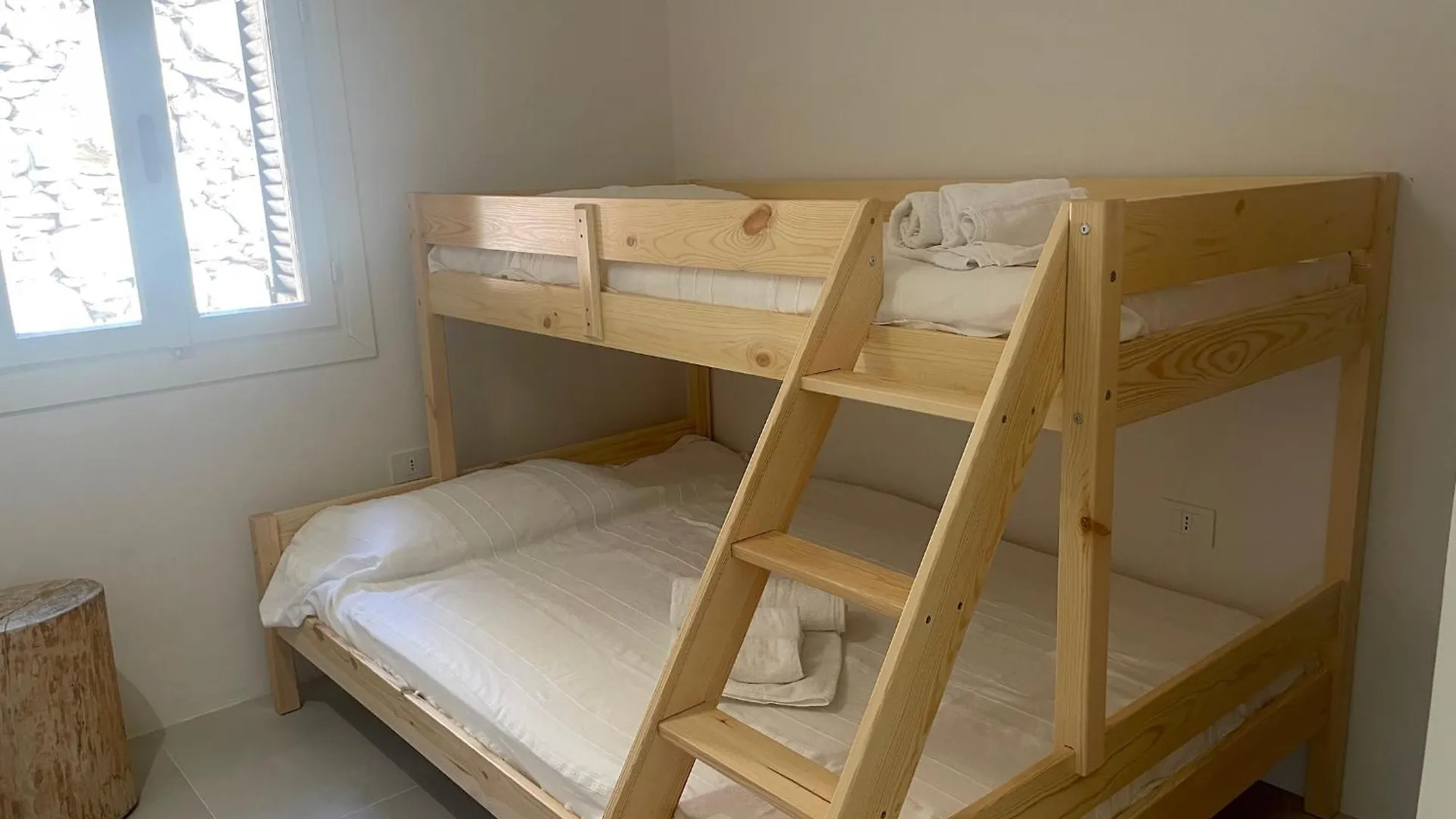 Strepitoso 4 Camere Da Letto E Terrazza Vista Mare Capo Coda Cavallo Apartament