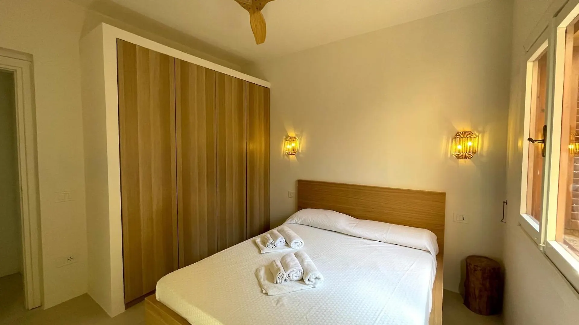Daire Strepitoso 4 Camere Da Letto E Terrazza Vista Mare Capo Coda Cavallo İtalya