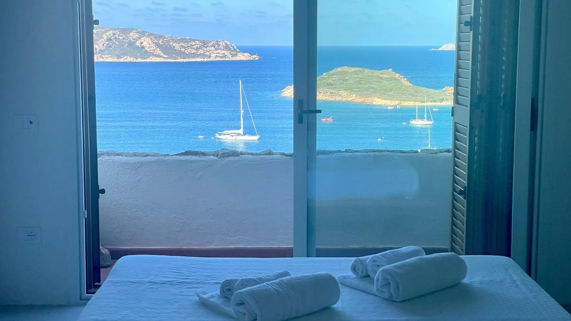 Strepitoso 4 Camere Da Letto E Terrazza Vista Mare Capo Coda Cavallo 0*,